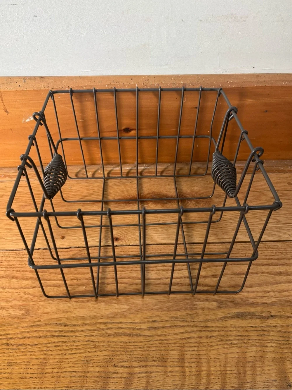 Vintage Rustic Metal Wire Storage Basket